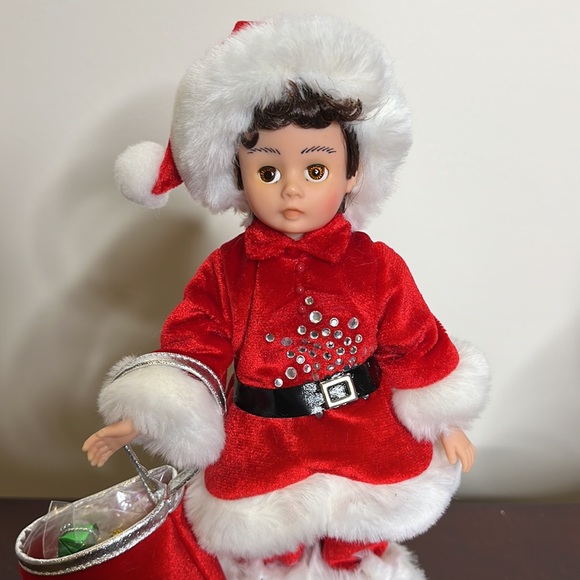 Madame Alexander’s 10” White Christmas Set #15380 - Picture 8 of 11